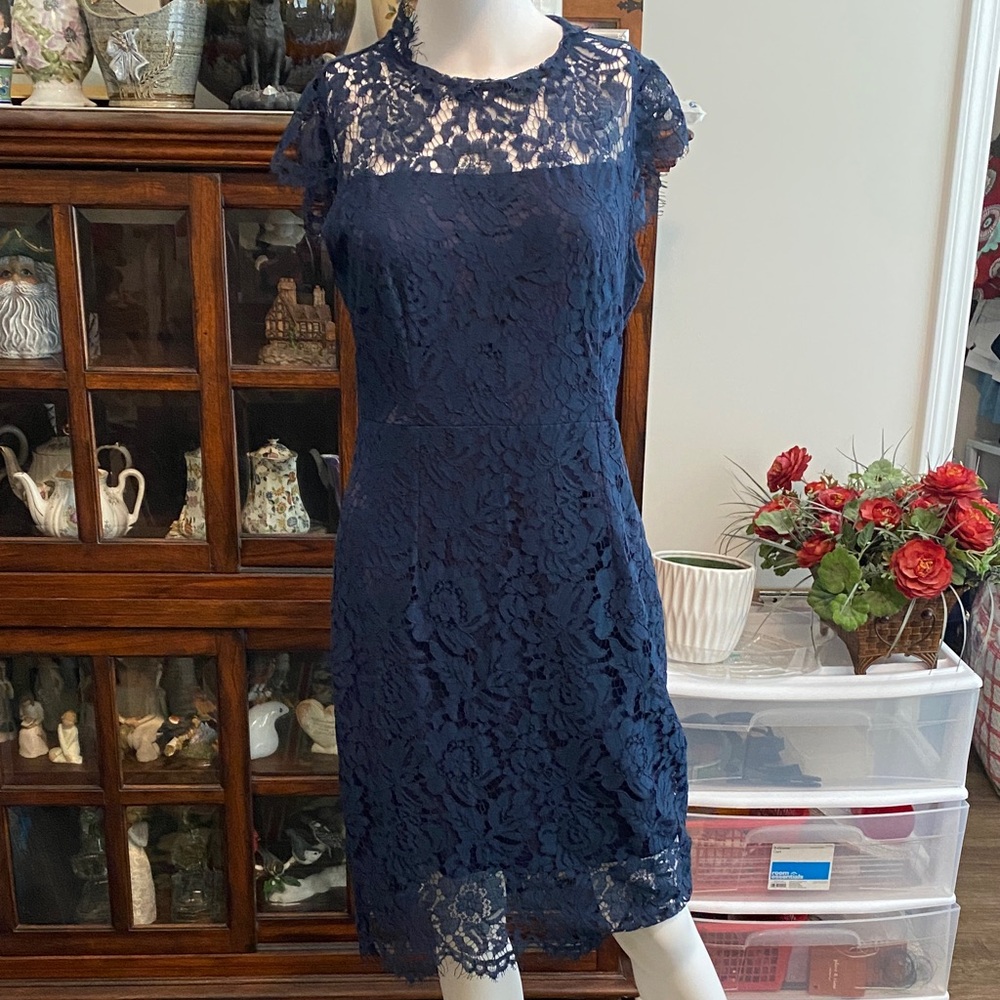 Chic Navy Lace Midi Dress